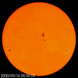 Prechod skupiny c. 9169 přes slunecni disk (zdroj ESA/NASA)